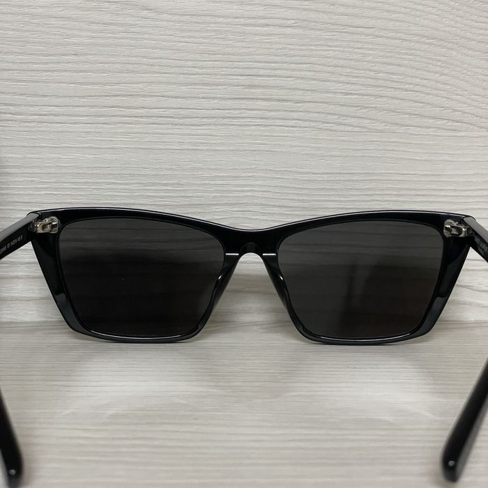 Сонцезахисні окуляри YSL