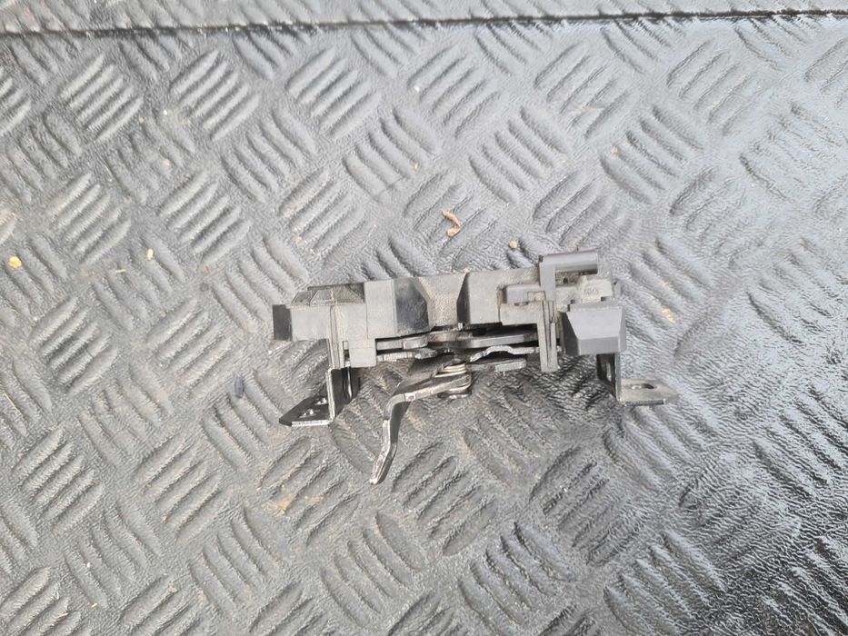 Mercedes A Klasa W177 zamek maski