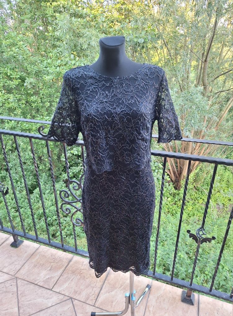 Piękna sukienka koktajlowa 98 % nylon marka George rozmiar L 40