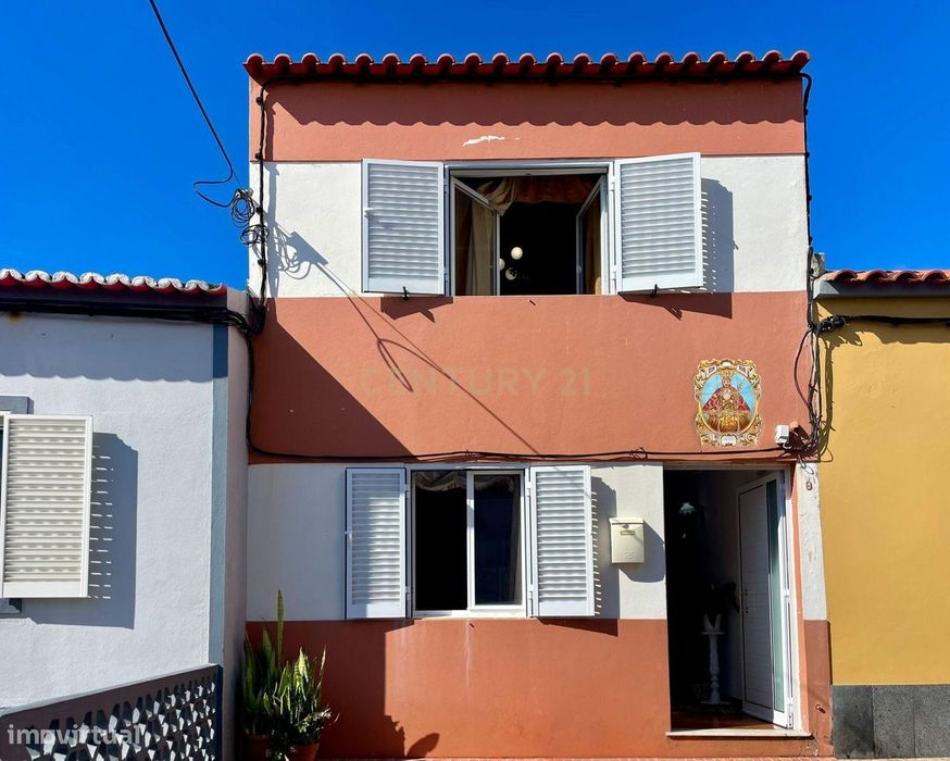 Moradia T3 com Vista Mar em Rosto do Cão (São Roque), Ponta Delgada
