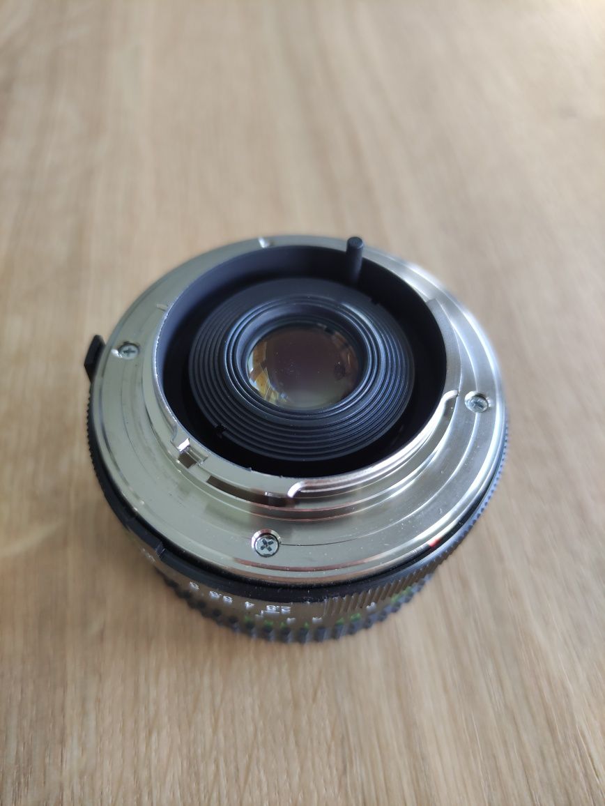 Obiektyw fotograficzny Vivitar 28 mm, 1:2.8 MC, wide angle.