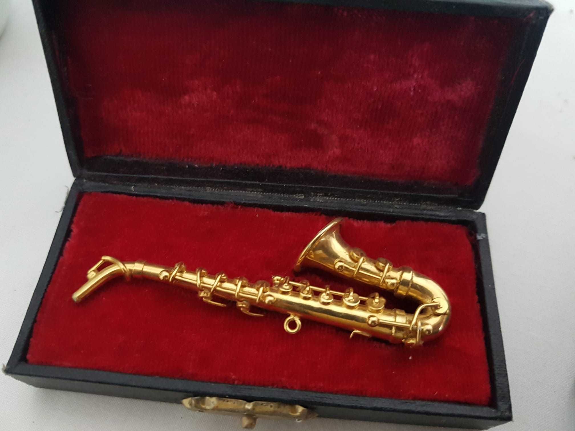 Saxofone miniatura