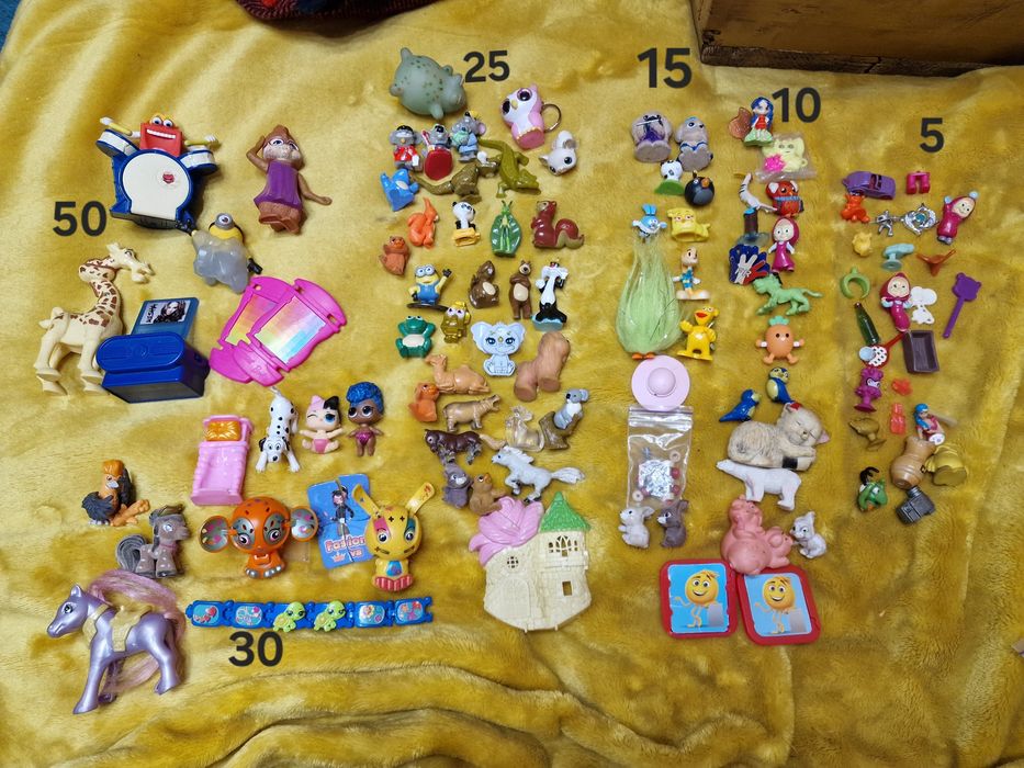 Музыкальная игрушка Макдональдс Киндер панда белка тварини Кіндер