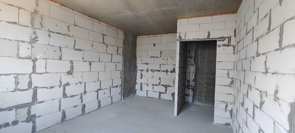 Продається однокімнатна квартира в новобудові.Цегляний будинок.
