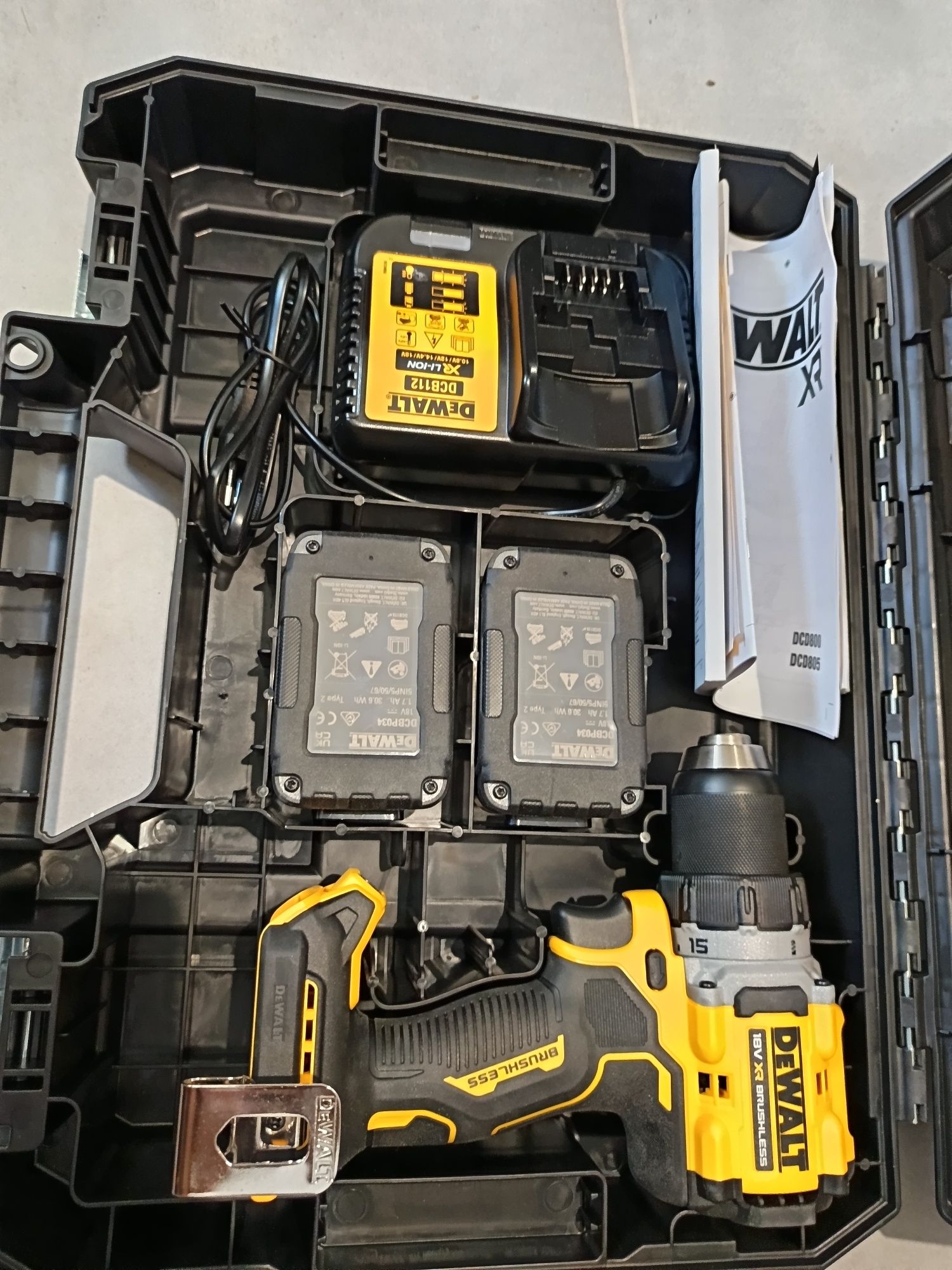 Wkrętarka DeWalt DCD800 ładowarka 2x akumulator