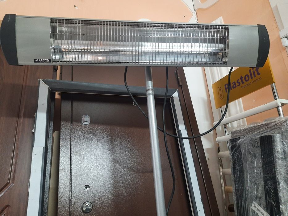 УФО с ножкой треногой инфракрасный обогреватель 3 кВт регулируемый UFO