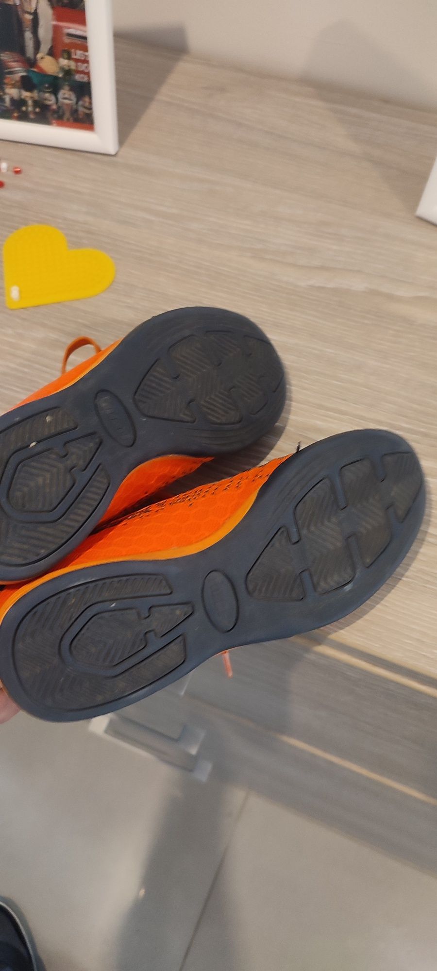Sprzedam buty halowe  chłopięce 33 Huari