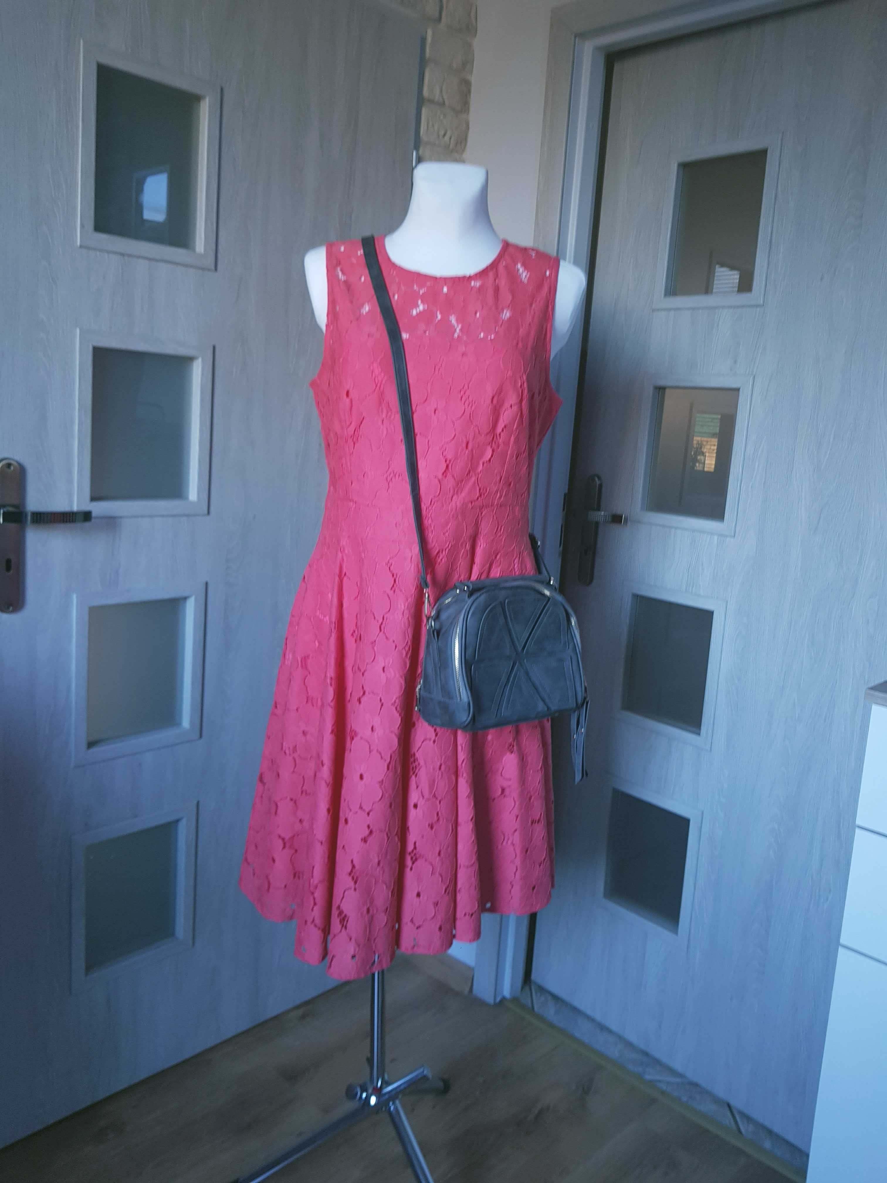 Elegancka koronkowa sukienka midi malinowy róż XL