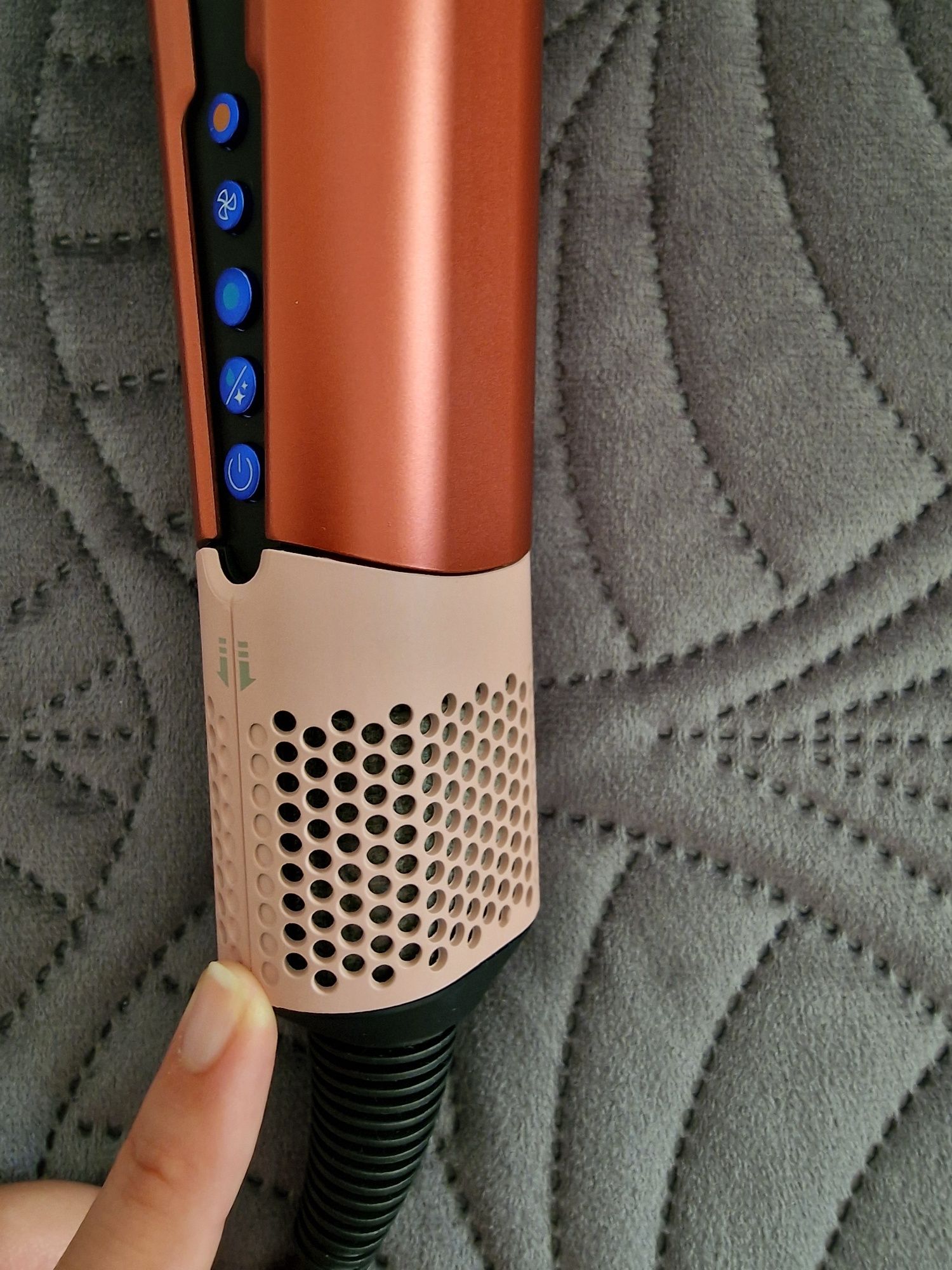 Dyson airstrait strawberry edition