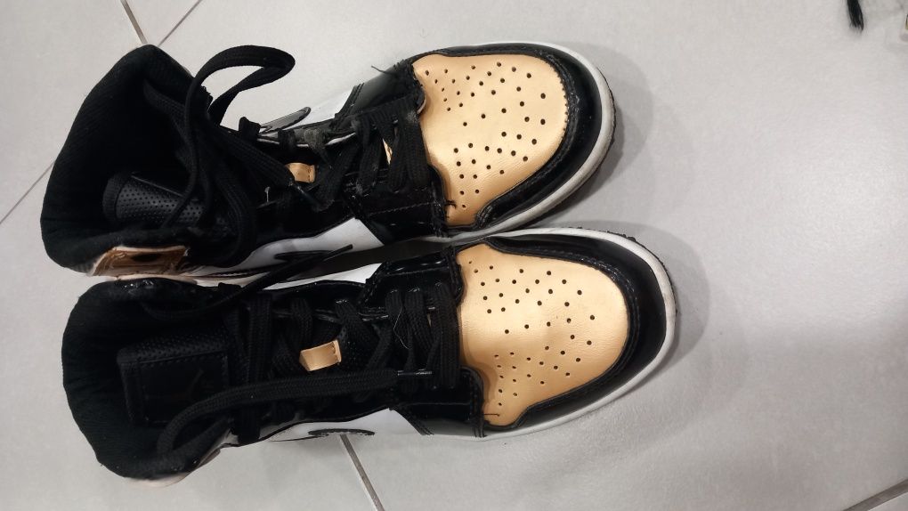 Jordan one nike...