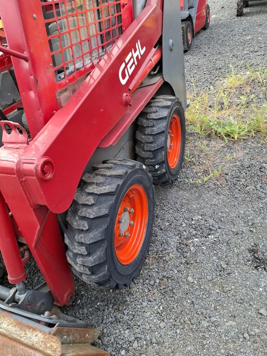 gehl  4840  bobcat s 100
