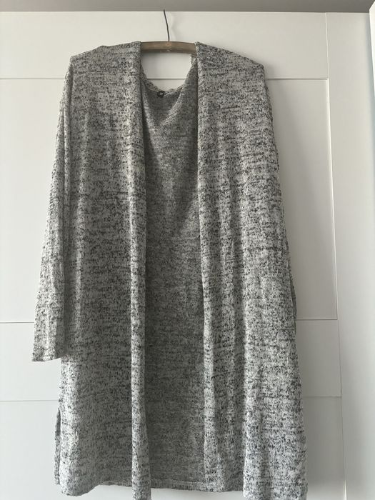 Długi, szary kardingan