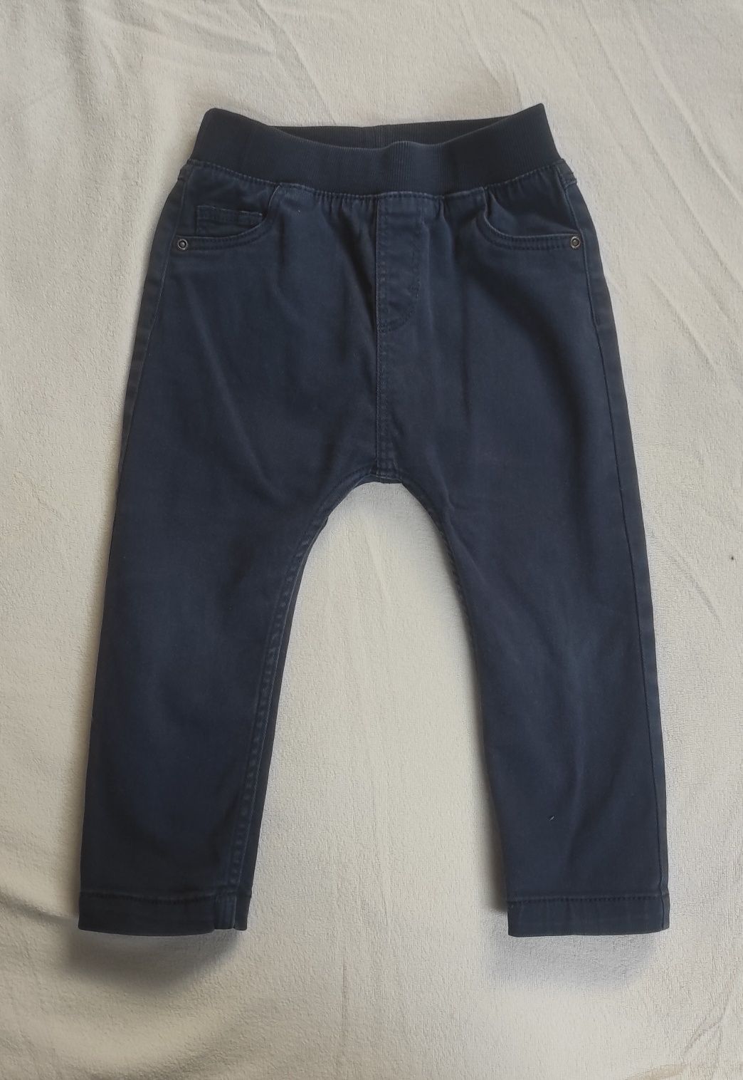 Granatowe jeansy ze ściągaczem H&M
