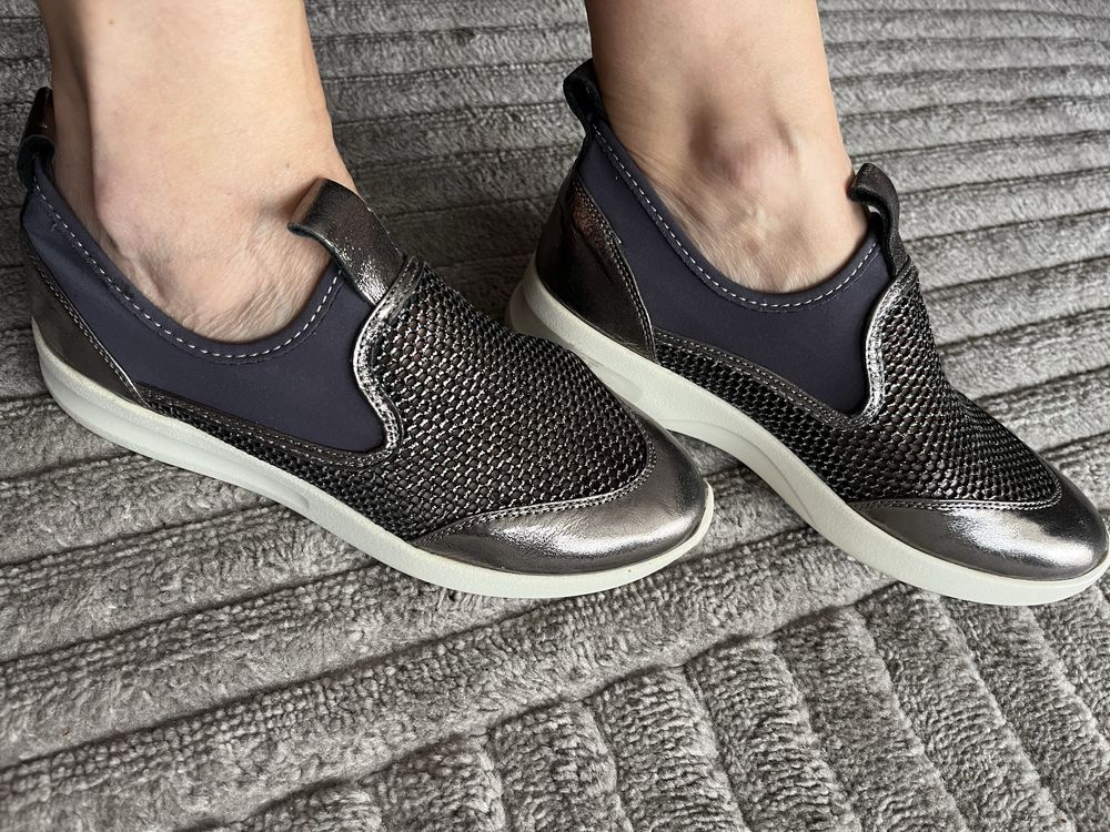 Venezia letnie buty srebrne r.38 stan bdb