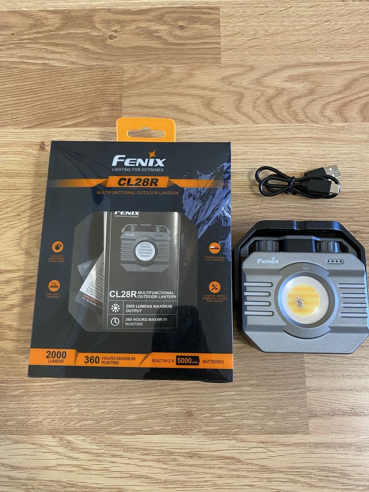 Ліхтар Fenix CL28R з функцією Powerbank 10 000 mAh