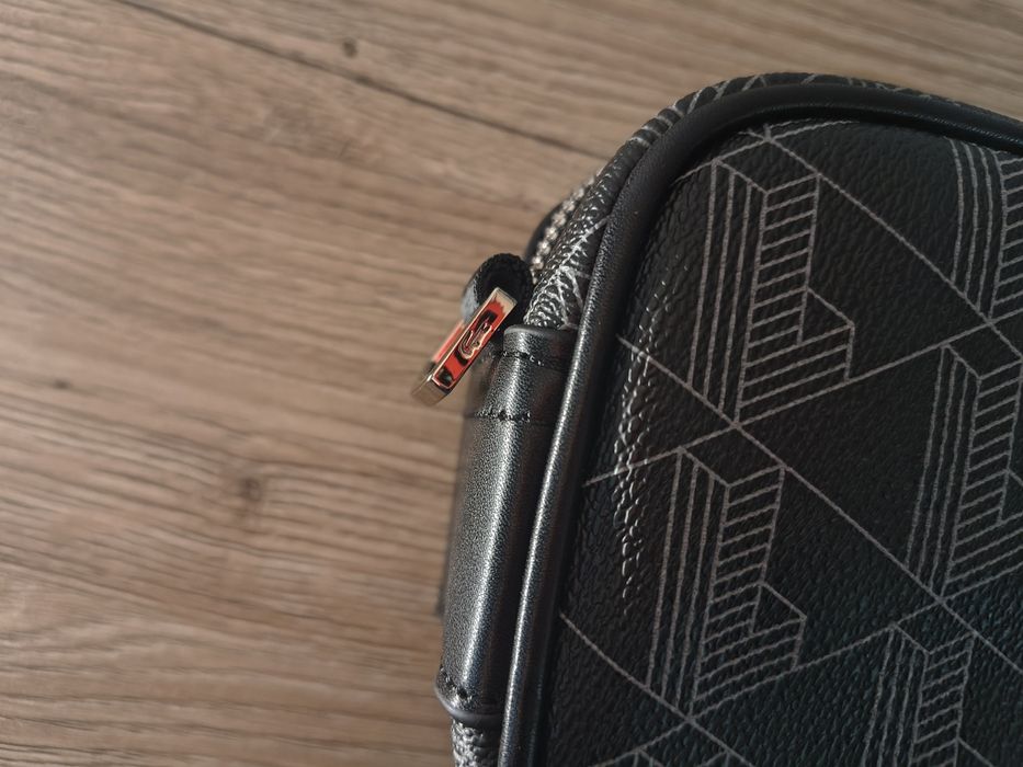 Продам сумку Lacoste