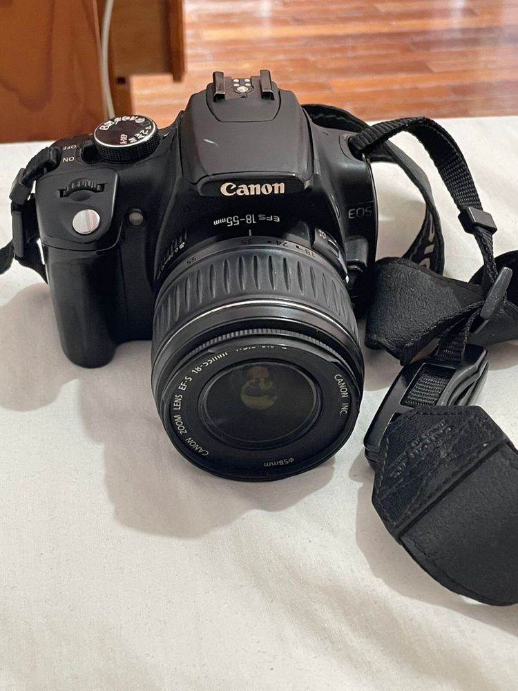 Canon EOS 350D com Lente 18-55mm – Ótima para Iniciantes!