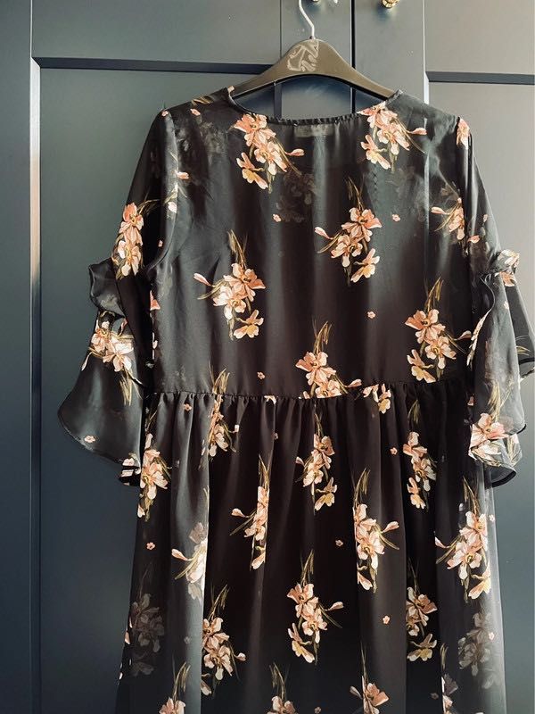 Sukienka mgiełka w kwiaty, Primark, 40