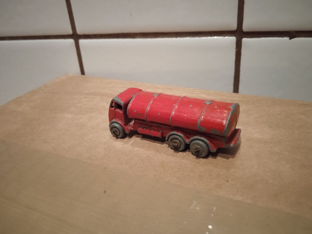 Matchbox No 11 Lesney Petrol Tanker Erf Petrol Matchbox 1955