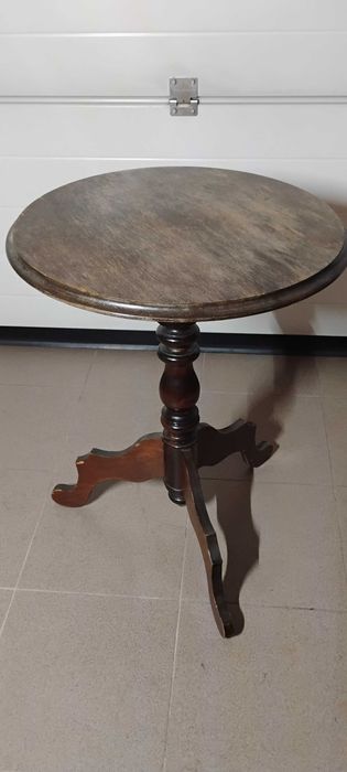 Sprzedam stolik okrągły.