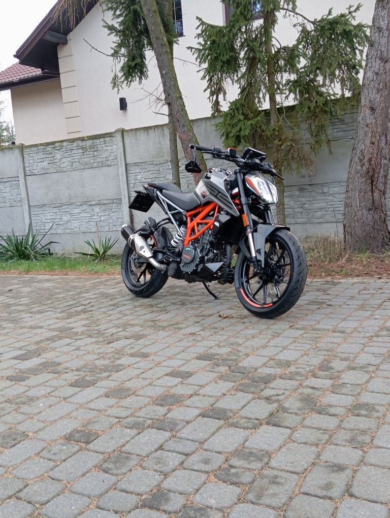 KTM DUKE 125 r2021 świetny stan