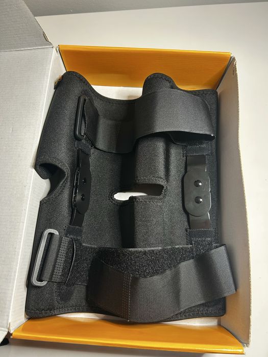 Stabilizator kolana Qmed QKN010 – komfortowa orteza