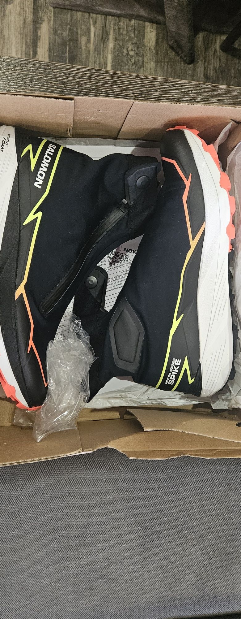 Продам бігові зимові кросівки Salomon