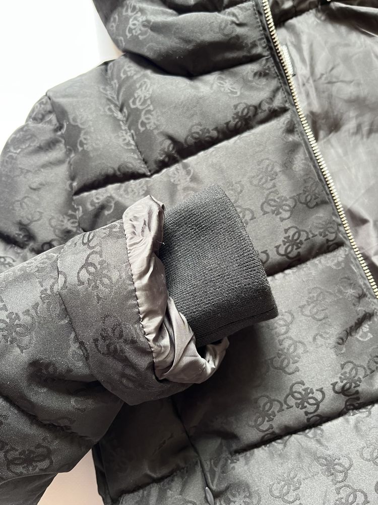 Новая детская куртка Guess