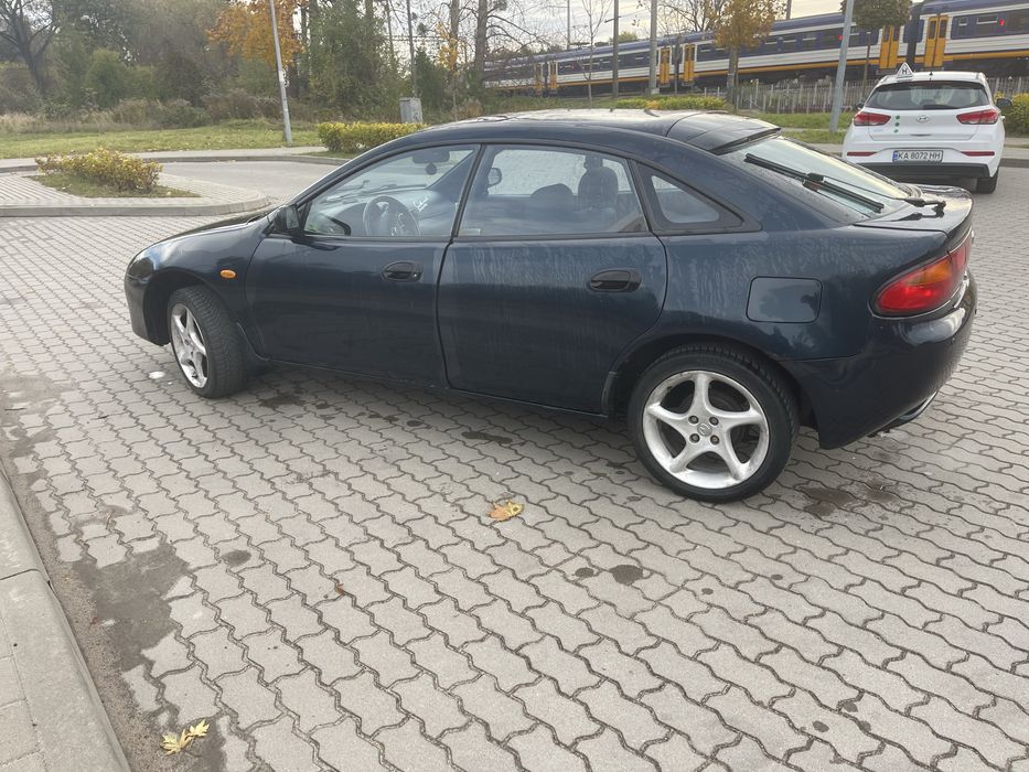 Mazda 323 F продам