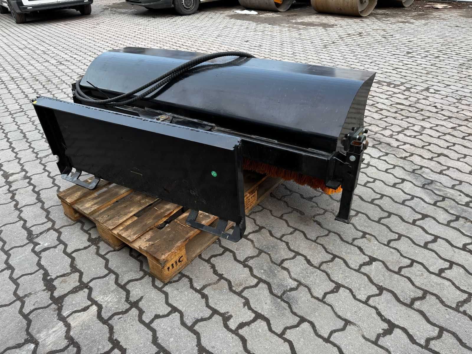 Навісна мітла нова для BOBCAT, CAT, JCB