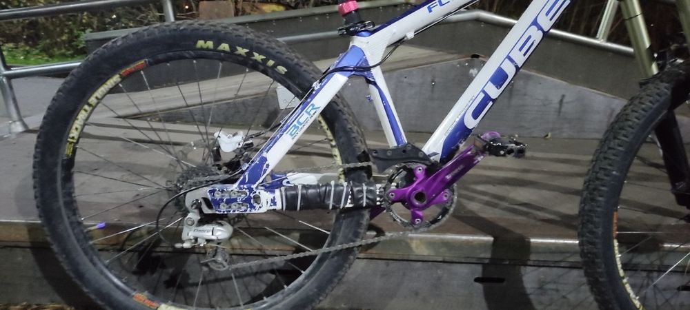 Куб flying circus 2014 стан хороший є декілька косметичних нюансів.