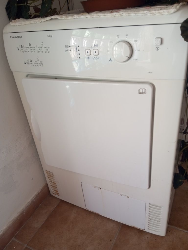 Máquina secar roupa