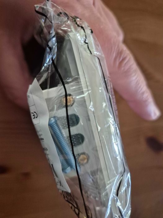 Czujnik PIR dopuszkowy biały 240V