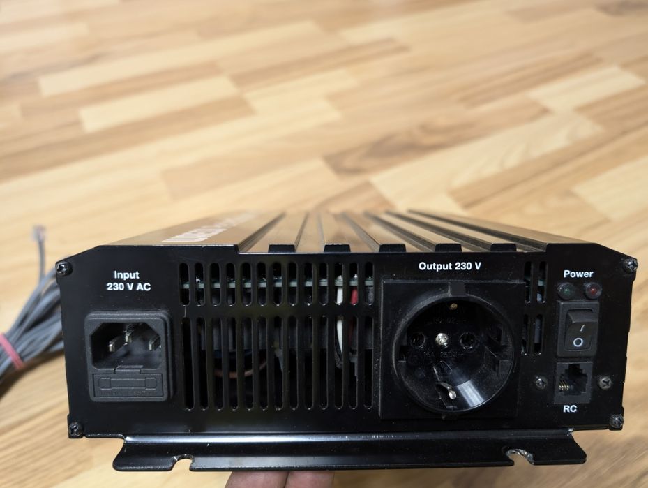 ДБЖ. Інвертор 12/220 Waeco