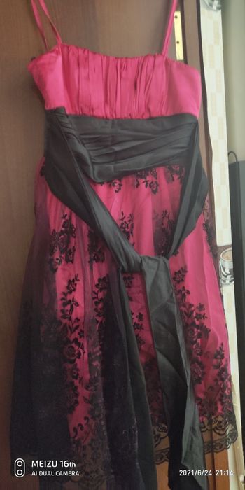 Продам платье малиновое,летнее