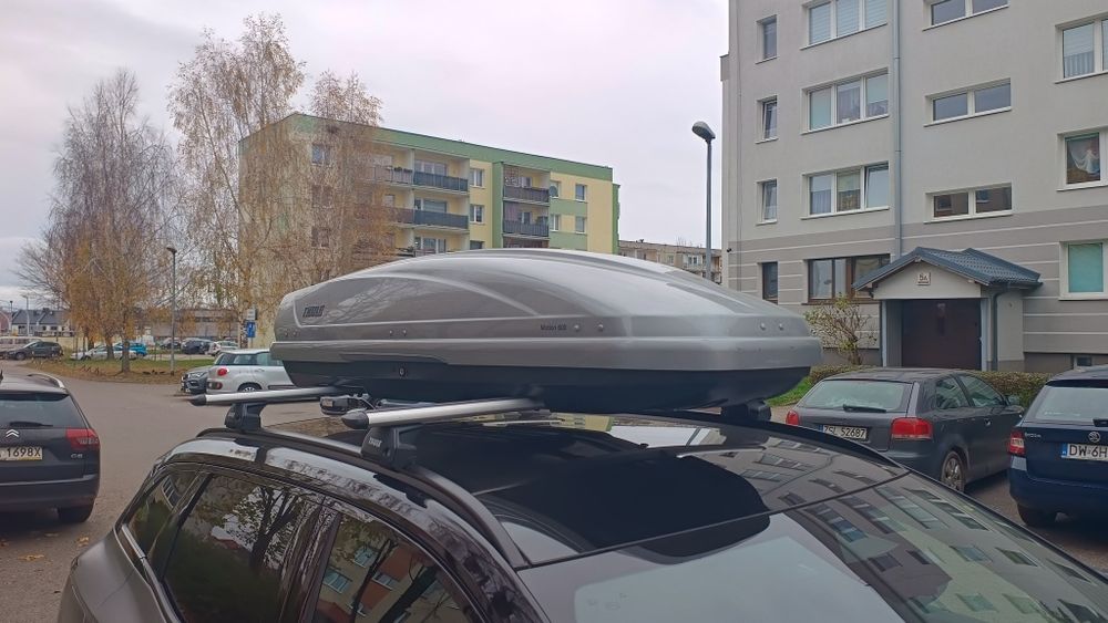 Box dachowy + relingi