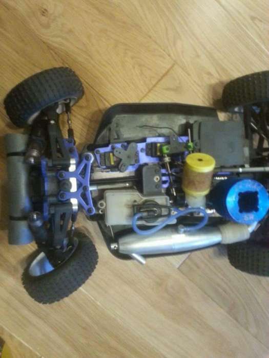 Buggy 4x4 auto RC spalinowe Nitro + aparatura Sanwa 2.4 GHz + drugie