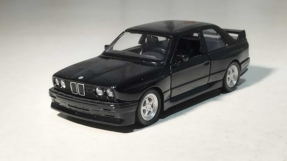 BMW M3 E30 1/36 Нова колекційна модель