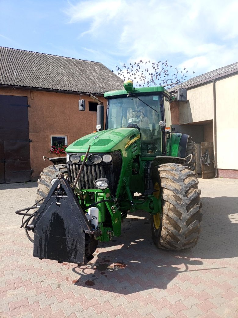 John Deere 7920.
