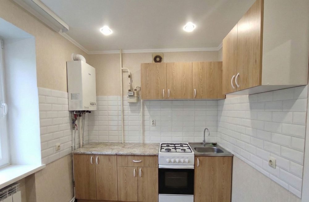 Продаж 2 кімнатної Ватутіна (Ф.Караманиця)