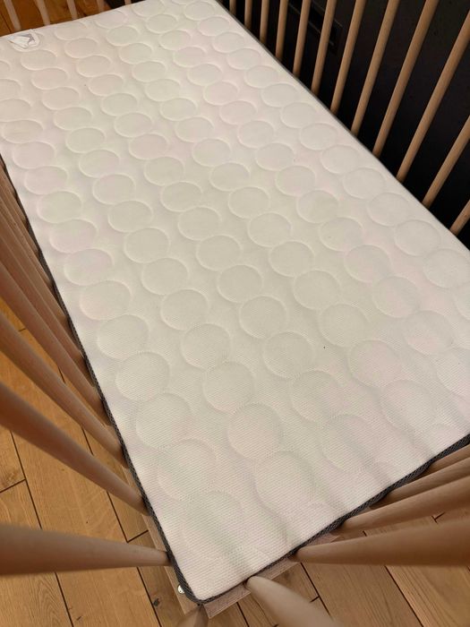 Łóżeczko IKEA SNIGLAR + świetny materac IKEA HIMLAVALV- wymiary 60x120