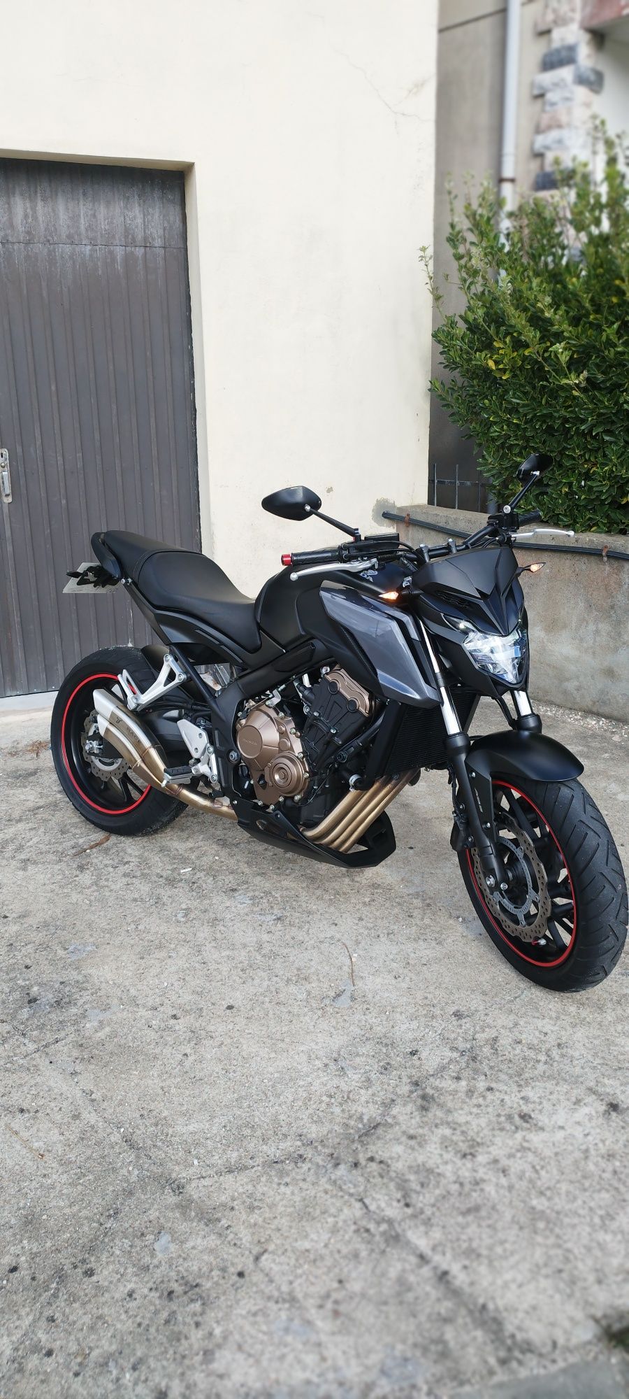 Honda CB650F 2018/13.500km. Somente venda.