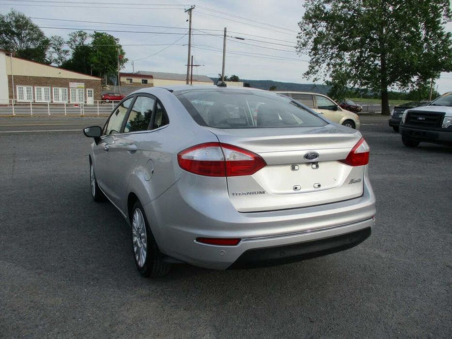 Ford Fiesta Titanium      2015