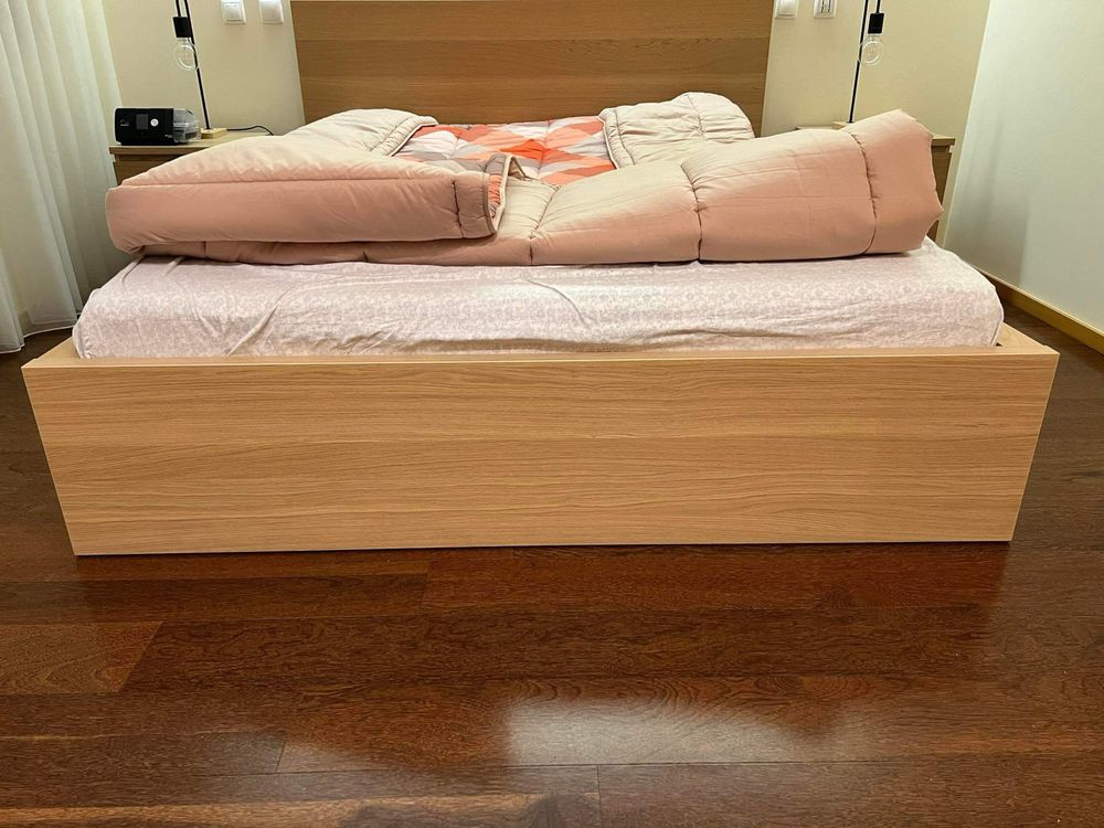 Cama Malm Ikea com estrado e 2 gavetões