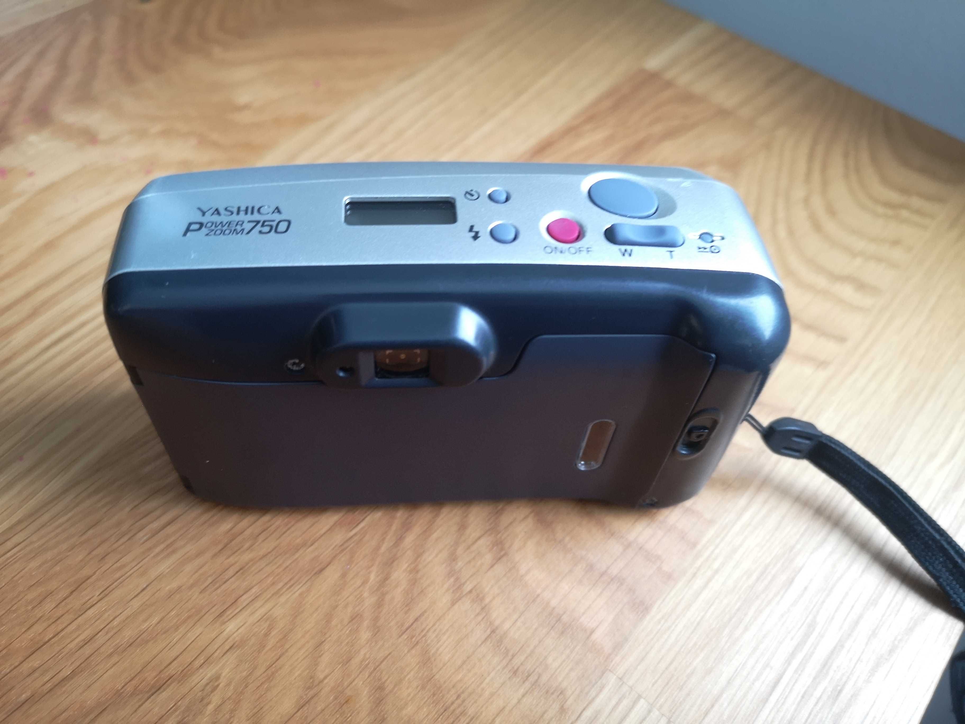 Yashica P750 Aparat fotograficzny analogowy