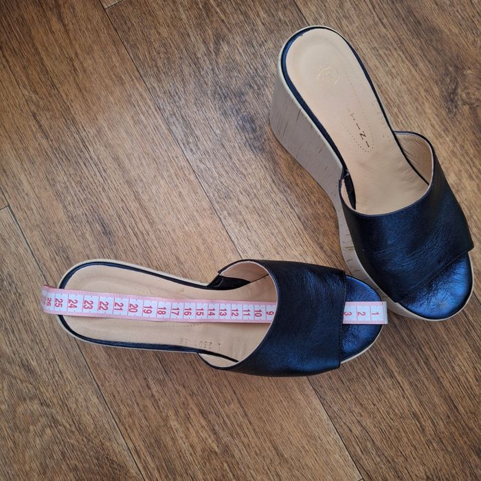 Шлепанці/ сабо натуральна шкіра зовні та всередині, устілка також.