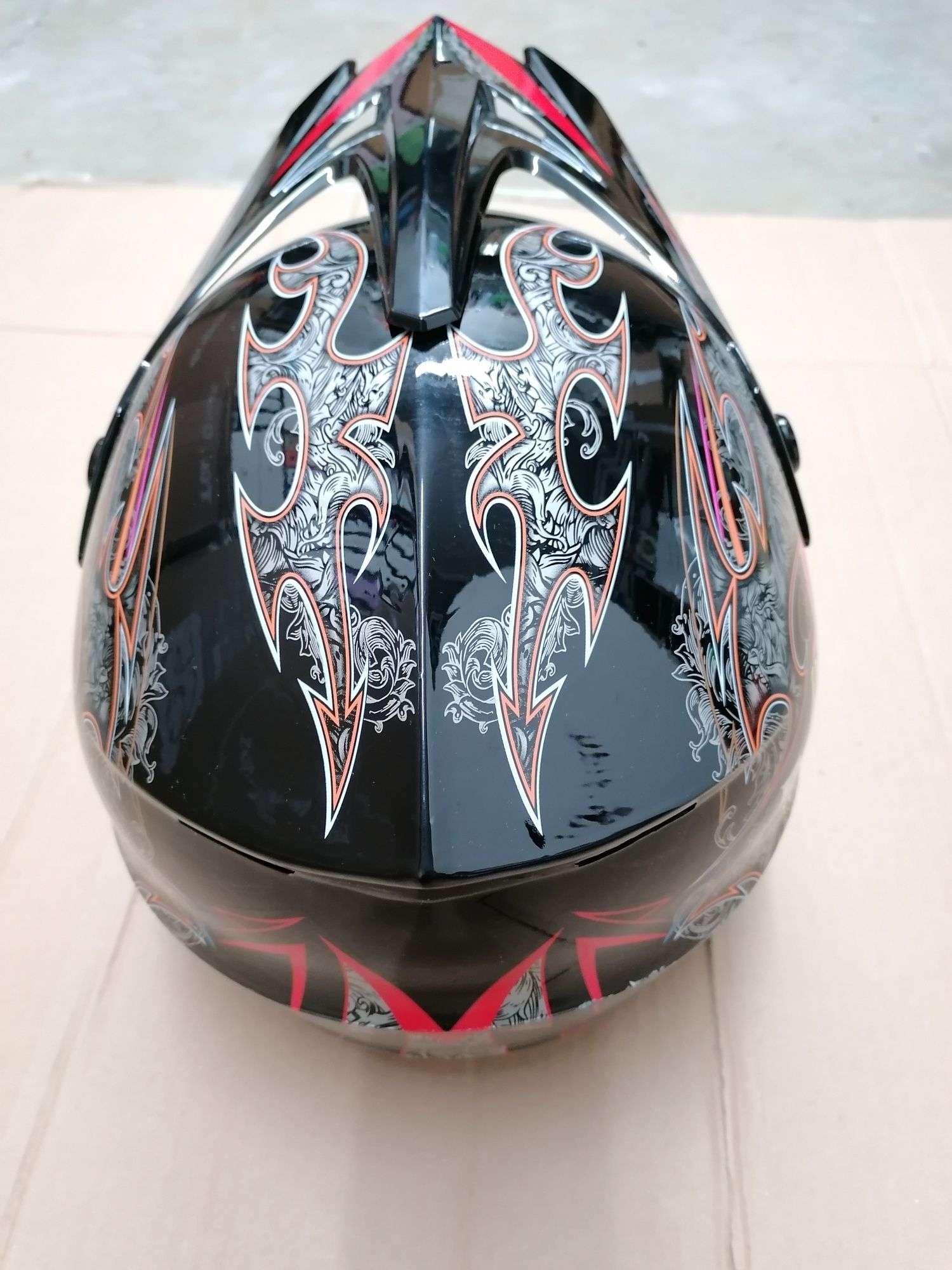 Capacete Novo, Barato.
