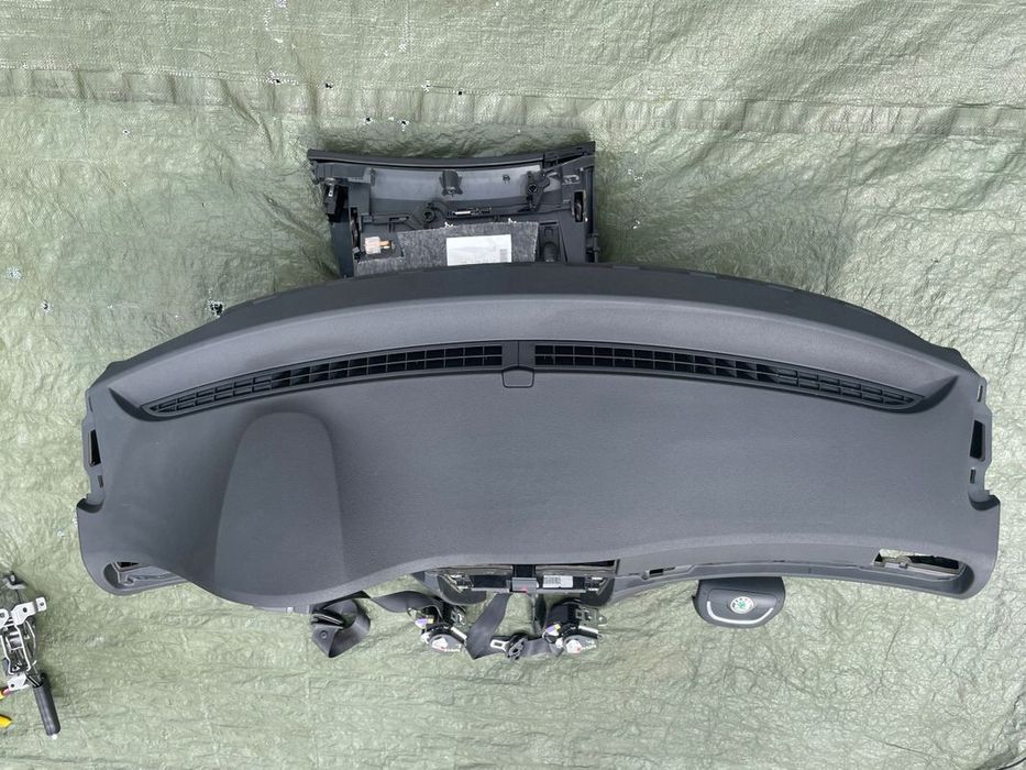 Deska Rozdzielcza Konsola Pasy Air Bag Skoda Superb Ii 2/3t