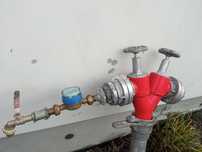 Sprzedam hydrant nadziemny z wodomierzem.