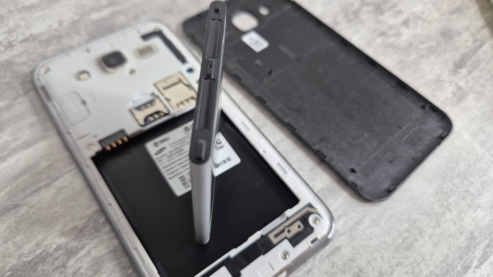 Продам Samsung galaxy J5

Внутрішня Пам'ять: 8Гб

Оперативна пам'ять